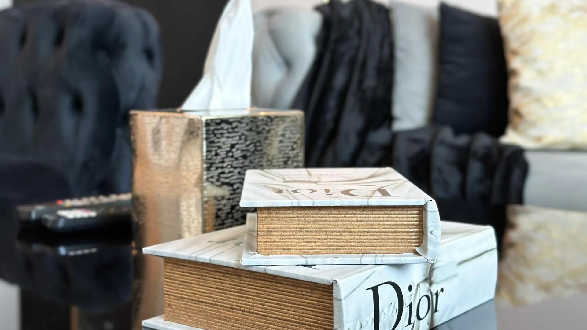 Stylish 2 Bedroom Dior-Inspired Apartment Connected To Dubai Mall
