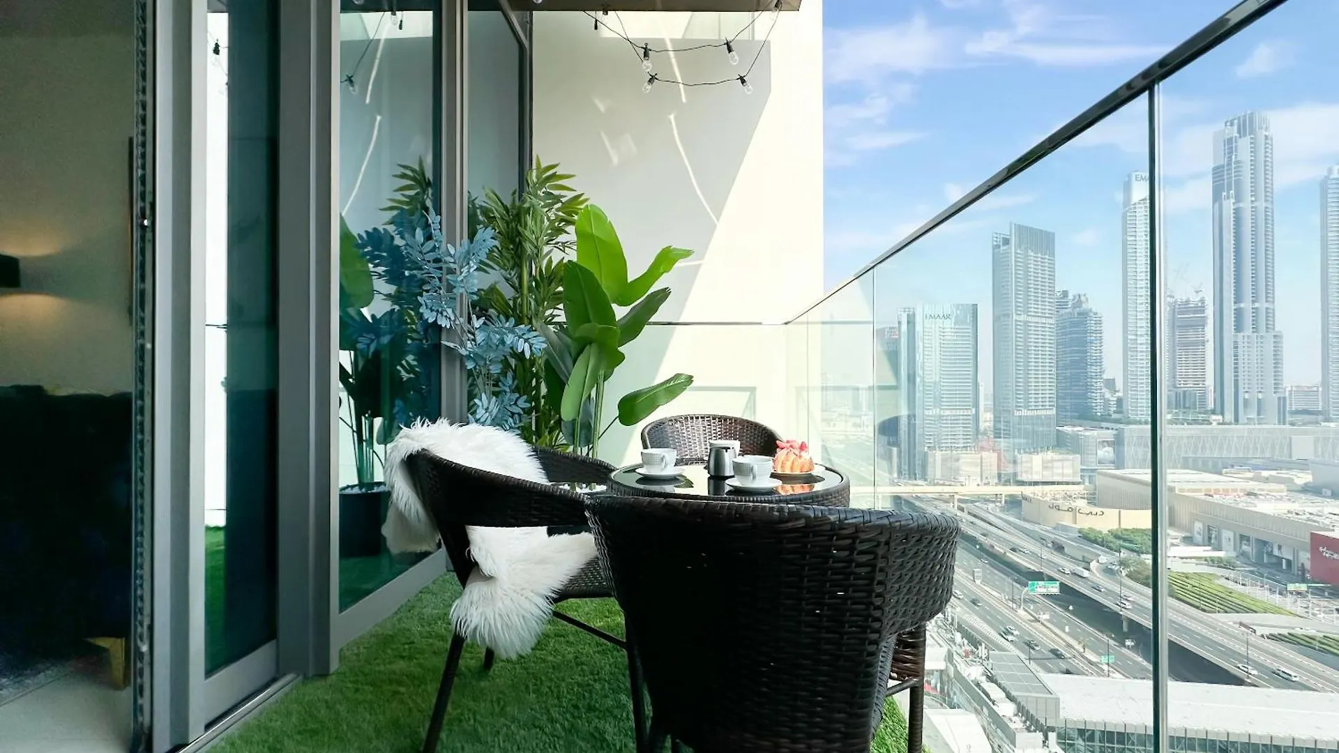 Stylish 2 Bedroom Dior-Inspired Apartment Connected To Dubai Mall