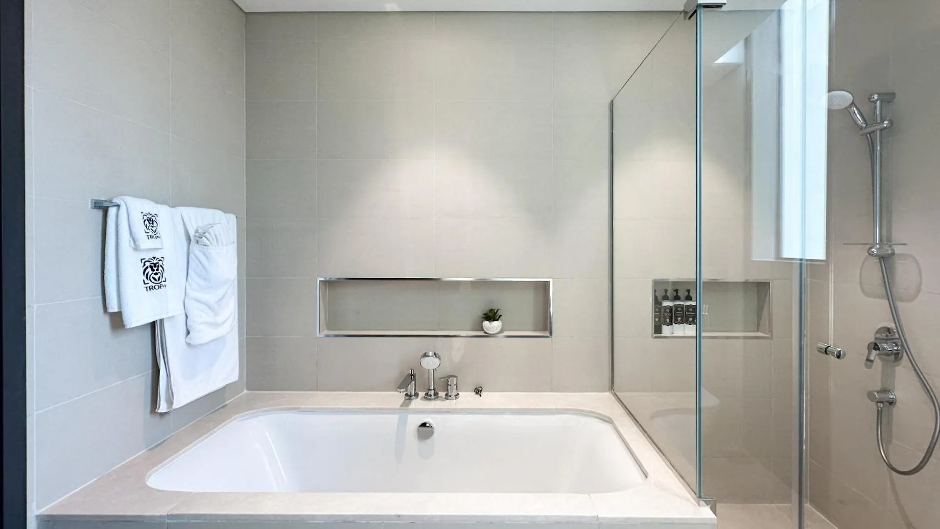 Stylish 2 Bedroom Dior-Inspired Apartment Connected To Dubai Mall 0*,