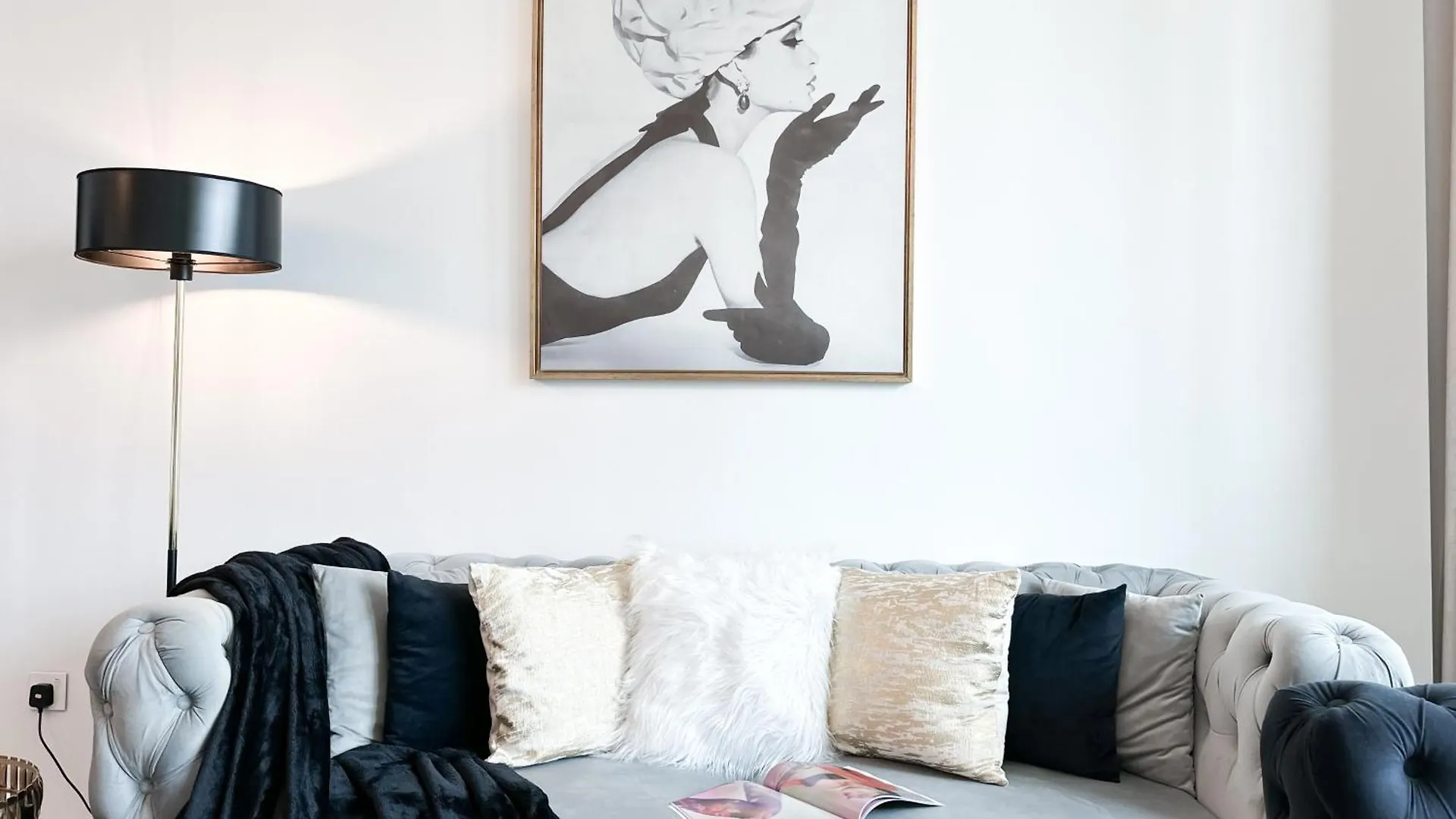 Stylish 2 Bedroom Dior-Inspired Apartment Connected To Dubai Mall