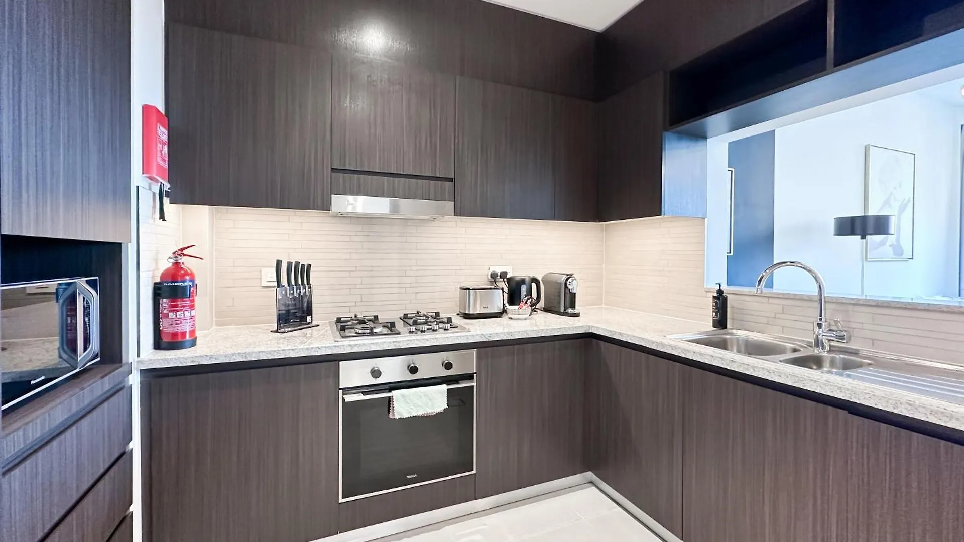 Stylish 2 Bedroom Dior-Inspired Apartment Connected To Dubai Mall 0*,