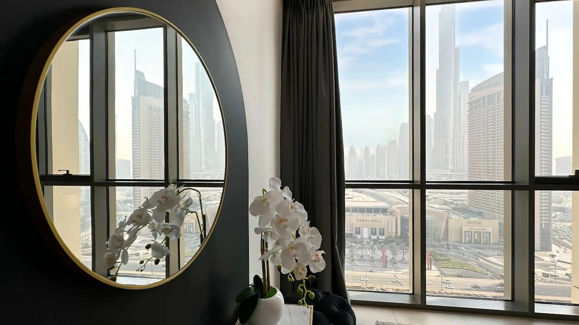 Stylish 2 Bedroom Dior-Inspired Apartment Connected To Dubai Mall